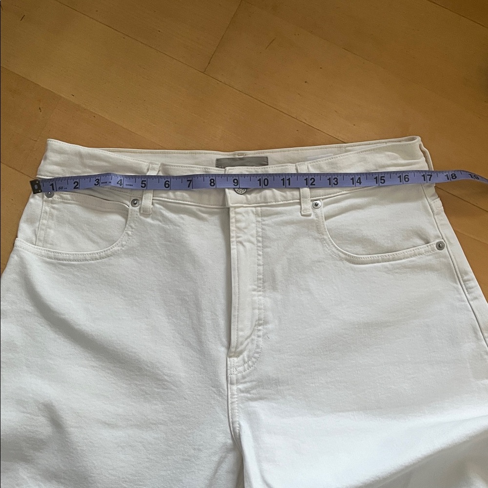 Everlane Cream Way High Jeans  w a Barrel like leg - Picture 10 of 10